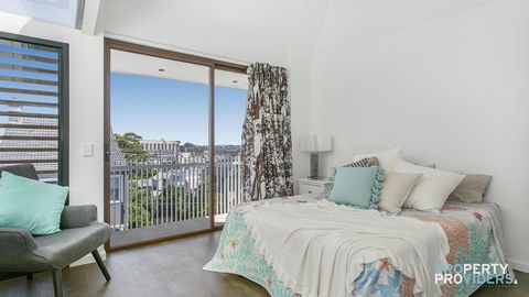 Balmain Bombshell Executive & Family Retreat - Tourism TAS 3