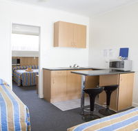 Bamboo Motor Inn - Hobart Tourism