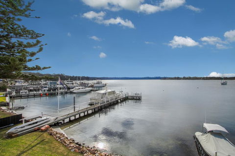 Bancroft Bay Frontage - Tourism TAS 3
