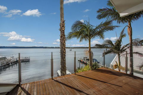Bancroft Bay Frontage - Tourism TAS 1