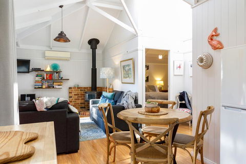 Bandalong Cottages - Hobart Tourism 0