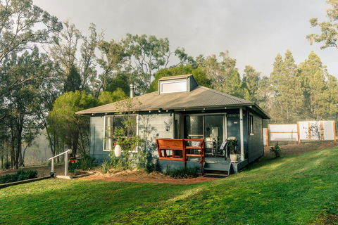 Bandalong Cottages - Hobart Tourism 3