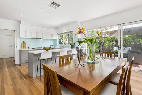 BANGALOW - MORNINGTON - Hobart Tourism 1