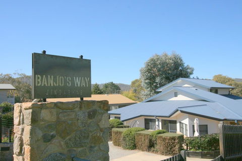 Banjos Way 1/23 Banjo Patterson Crescent - Hobart Tourism 0