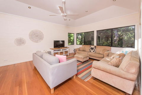 Banksia - Hobart Tourism 3