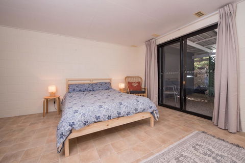 Banksia - Hobart Tourism 2