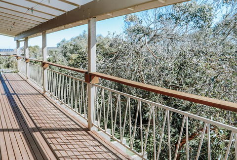 Banksia Beach House - Hobart Tourism 0