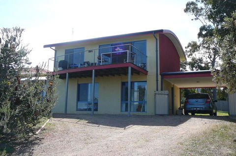 Banksia Waters - Hobart Tourism 1
