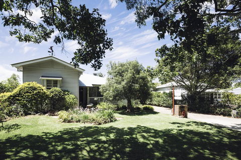 Barbara's Guesthouse - Hobart Tourism 0