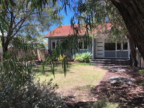 Barefoot Beach Cottage - Busselton - Hobart Tourism 1