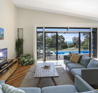Barefoot Bungalow - Castaways Beach - Hobart Tourism