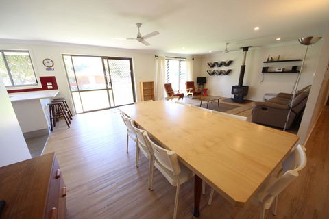Barefoot Bungalow At Hat Head - Hobart Tourism 1