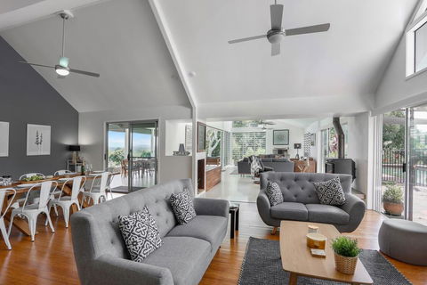 Baringa - Noosa Hinterland - Hobart Tourism 0