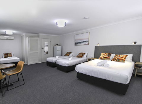 Batemans Bay Hotel - Hobart Tourism 2