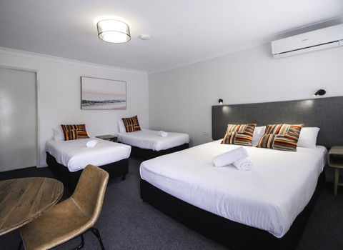 Batemans Bay Hotel - Hobart Tourism 3