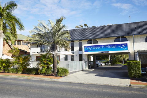 Bay Beach Motel - Hobart Tourism 3