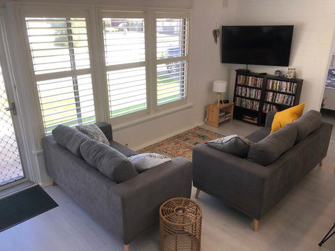 Bay Breeze Cottage - Hobart Tourism 3
