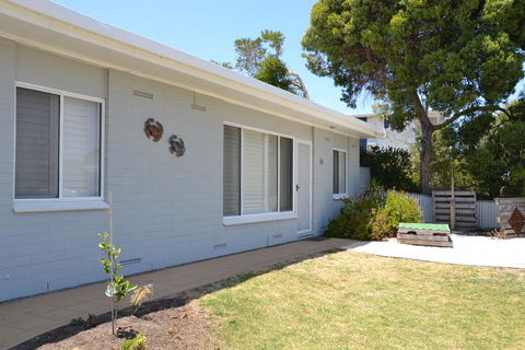 Bay Breeze Cottage - Hobart Tourism 1
