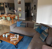 Bay Breeze Holiday Home - Hobart Tourism