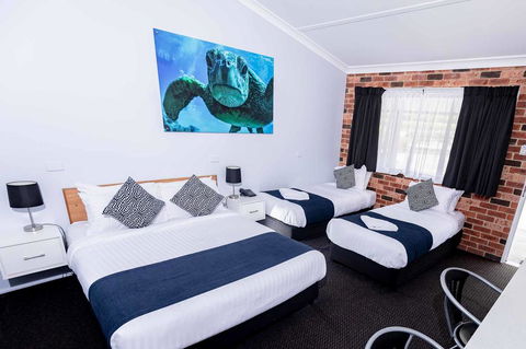 Bay Hotel Motel - Hobart Tourism 0