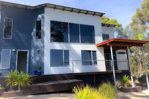 BAY OF FIRES BEACH SHACK Ocean Views From A Modern Beachhouse - Hobart Tourism 0