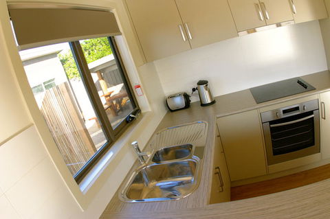 Bay Of Islands Apartments - Hobart Tourism 3