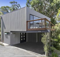 Bay Views Lorne - Hobart Tourism