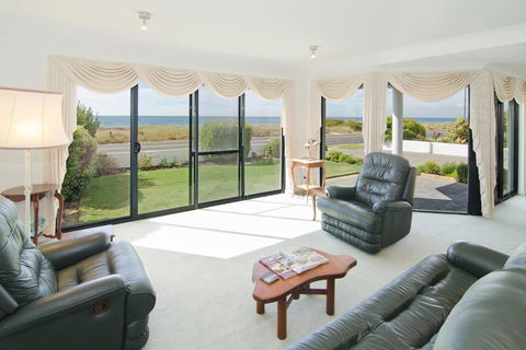 Bayside Beauty - Hobart Tourism 3