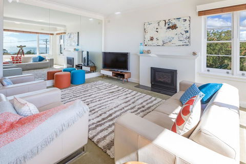 BEACH BELLE - MORNINGTON - Hobart Tourism 3