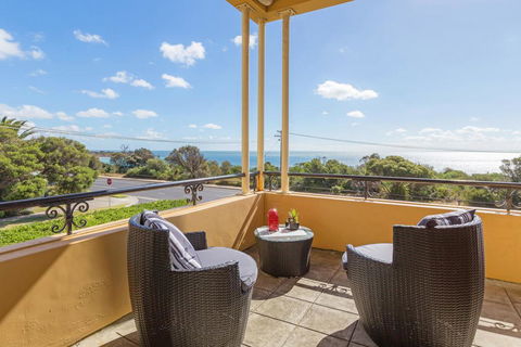 BEACH BELLE - MORNINGTON - Hobart Tourism 1