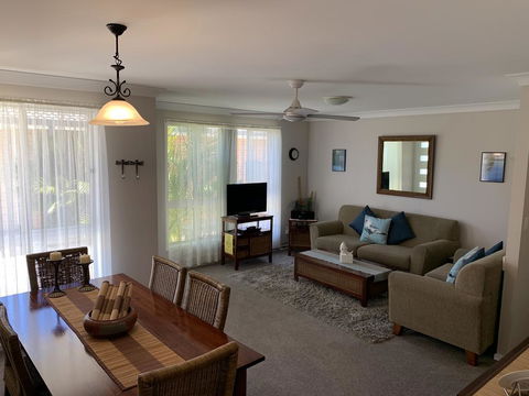 Beach Haven Villa - Hobart Tourism 0