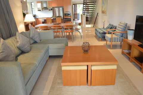 Beach House Apartment 1 - Hobart Tourism 2
