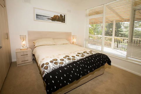 Beach House Apartments - Hobart Tourism 2