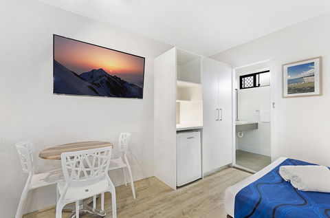 Beach House Motel - Hobart Tourism 3