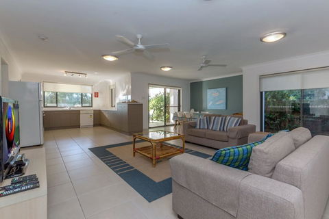 Beach House, Pacific Road, 1/20 - Hobart Tourism 2
