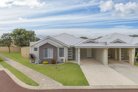 Beach Resort Chalet - Hobart Tourism 2