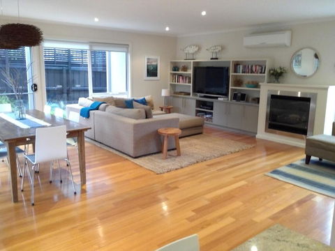 Beachcomber - Hobart Tourism 1