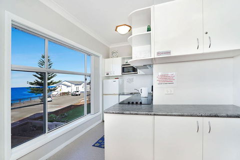 Beachcomer, Unit 1 - The Entrance, NSW - Tourism TAS 2