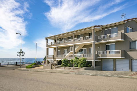 Beachcomer, Unit 2 - The Entrance, NSW - Tourism TAS 0