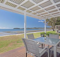 Beached Inn' 93 Foreshore Drive - Spacious beach front house - Tourism TAS