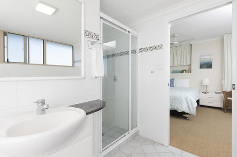 Beaches International - Hobart Tourism 1