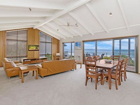 Beachfront - Hobart Tourism 1