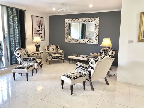 Beachfront Apartment- Paringa - Hobart Tourism 0