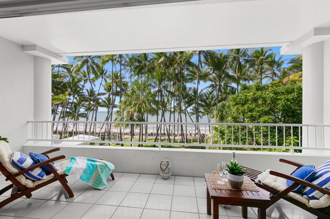 Beachfront Apt. In Alamanda Beachfront Resort (17) - Hobart Tourism 0