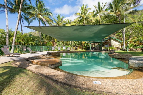 Beachfront Hamilton Island - Tourism TAS 1
