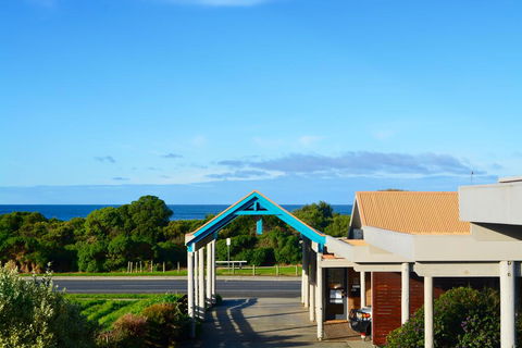 Beachfront Motel - Tourism TAS 1