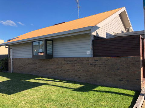 Beachfront Motel - Tourism TAS 2