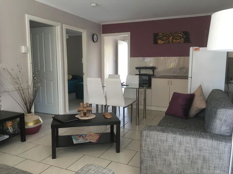 Beachlander Holiday Apartments - Tourism TAS 3