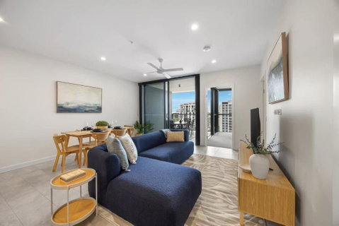 Rivello Apartments - Free Secure Car Park, 6km To City, Ferry Terminal, Eat Street, Rooftop Pool, Sauna, Portside Dinning - Tourism TAS 2