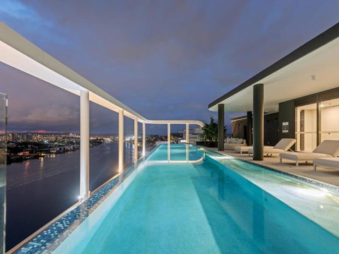 Rivello Apartments - Free Secure Car Park, 6km To City, Ferry Terminal, Eat Street, Rooftop Pool, Sauna, Portside Dinning - Tourism TAS 0